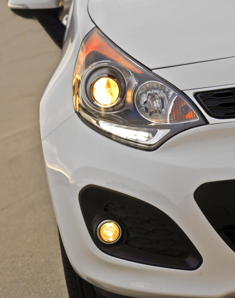  Kia Rio 5-Door 2011 года  (US) (фото 53 из 76)